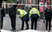Въоръжени похитители нахлуха в банка в Германия, има заложници
