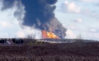 Украински дронове поразиха голяма рафинерия на &bdquo;Лукойл&ldquo; край град Перм (ВИДЕО)