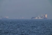 Неидентифициран проектил удари товарен кораб край Доха