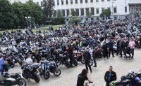 Мотористи блокираха пътища в цялата страна заради поскъпването на &bdquo;Гражданска отговорност&ldquo; (СНИМКИ)
