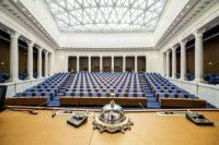 Парламентът одобри окончателно измененията в удължителния бюджет