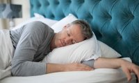 Ново проучване: Лягането по различно време може да е по-опасно от недоспиването