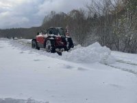 Три влака край Сунгурларе и десет автобуса край Поликраище са блокирани в снега