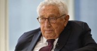Носителят на Нобелова награда и топ дипломат Хенри Кисинджър почина на 100 години