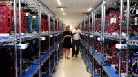 Журналисти от CNBC влязоха в тайната лаборатория на Apple (ВИДЕО)