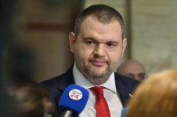 Пеевски: Партиите да не кадруват в болниците, пълна подкрепа за "Пирогов"