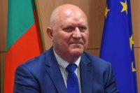 Министърът на образованието представя мерки за промени в обучението на учениците
