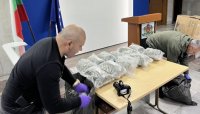 Заловиха с 20 кг. марихуана служител на Агенция "Митници"