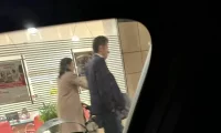 Кирил Петков на разходка с бебето на Лена Бориславова