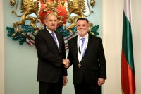 Президентът Радев удостои с орден &bdquo;Мадарски конник&ldquo; посланика на Аржентина в България (СНИМКИ)