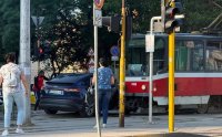 Дете пострада при катастрофа между трамвай и автомобил в София