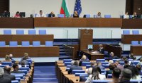 Без дебати и със 193 гласа &bdquo;за&ldquo;: Депутатите замразиха заплатите си на 4236 евро