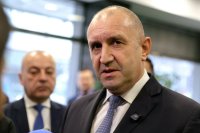 Радев обеща по-строг контрол върху обществените поръчки