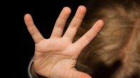 38-годишен мъж е обвинен за блудство с 8-годишно момиче