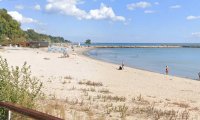 Забраниха къпането на Офицерския плаж във Варна заради замърсена вода