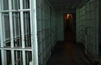 (ВИДЕО) ПОЛУЧИХА СИ ЗАСЛУЖЕНОТО: Арестувани мобилизационни служители са брутално унижавани от съкилийниците си