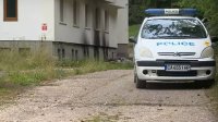 Хижа &bdquo;Петрохан&ldquo; остава под охраната на една патрулка