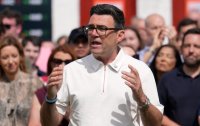 Бъдещият британски премиер Анди Бърнам няма да въвежда цифрови лични документи