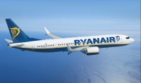Ужас на борда на Ryanair: Отломка от двигател удари прозорец, има ранен пътник (ВИДЕО)