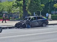 Автомобил изгоря в центъра на София