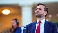 Жителите на Мидълбърг, САЩ, се противопоставиха на преместването на Джей Ди Ванс в техния град