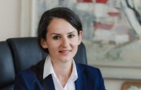 Зам.-министърката Павлета Пеловска вилее в Малдивите и Испания с богата любовница &ndash; брокер на недвижими имоти