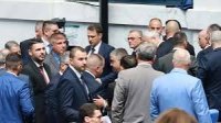 Напрежение в парламента: Стойчев и Костадинов почти се сбиха