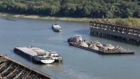 Спешни мерки в Румъния: Потопиха 4 баржи, за да вдигнат нивото на Дунав при АЕЦ &bdquo;Черна вода&ldquo;