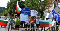 Жители на село Жълти бряг протестираха срещу изграждане на фотоволтаичен парк