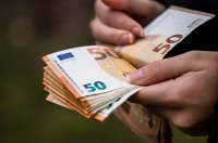 Правителството и социалните партньори договориха нов механизъм за минималната заплата от 2027 г.