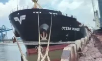 Товарен кораб потъна в Бенгалския залив, издирват 22 моряци