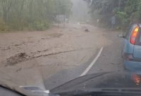 Продължава издирването на мъжа, отнесен от водите на реката в Пещера