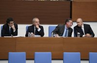 Тролове и медийни олигарси: Скандал в парламента между вицепремиера Иво Христов и ДБ