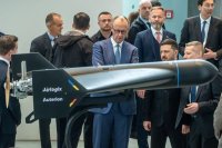 Германия и Украйна започват съвместно производство на 5 000 дрона с голям обсег