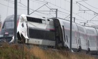 Прокуратурата във Франция обяви, че няма признаци за атентат при дерайлирането на влак в петък
