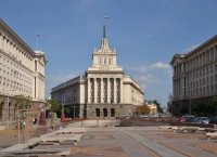 ДБ иска временна комисия за хибридни атаки и инциденти във военната индустрия