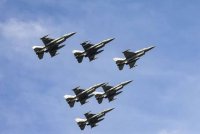 Полша вдигна военната авиация заради руски удари по Украйна