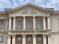 Тристранката обсъжда увеличението на линията на бедност в страната