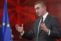 Мицкоски е готов на разговори с България, но иска участие на ЕС