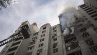 Руски дронове убиха най-малко петима души при атака срещу Киев