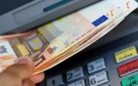"Инфлационен чек" от 50 евро ще получат 550 000 души