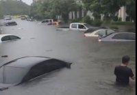 (ВИДЕА) Проливни дъждове удавиха Банкок