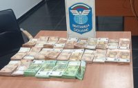 Задържаха над 81 000 евро и близо 20 000 долара недекларирана валута на &bdquo;Капитан Андреево&ldquo;