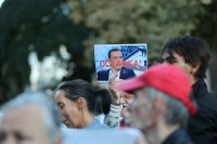 Напрежение между протестиращи и полиция пред Столична Община