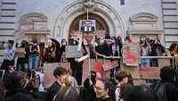 15-годишен ученик загуби ръката си при протест във Франция
