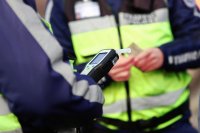 Гръцката полиция разследва напитка, рекламирана като &bdquo;анти-алкотест"