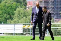Фридрих Мерц и Володимир Зеленски почетоха паметта на загиналите украински бойци