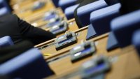 Парламентът прие на първо четене пълна забрана за отглеждане на животни за ценни кожи