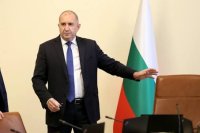 Румен Радев и Ван И обсъдиха инвестиции и транспортна свързаност между България и Китай