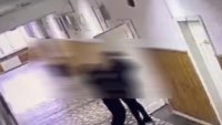 Седмокласник нападна с нож учителка и 12-годишно момче в Румъния, разследват възможен мотив от омраза